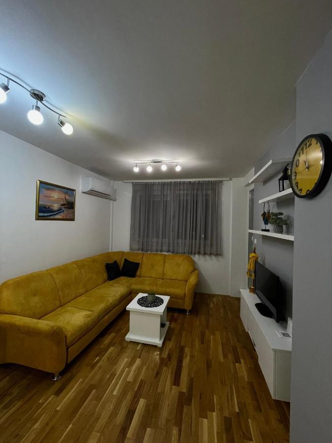 Ferienwohnung Yellow Ns Novi Sad Exterior foto