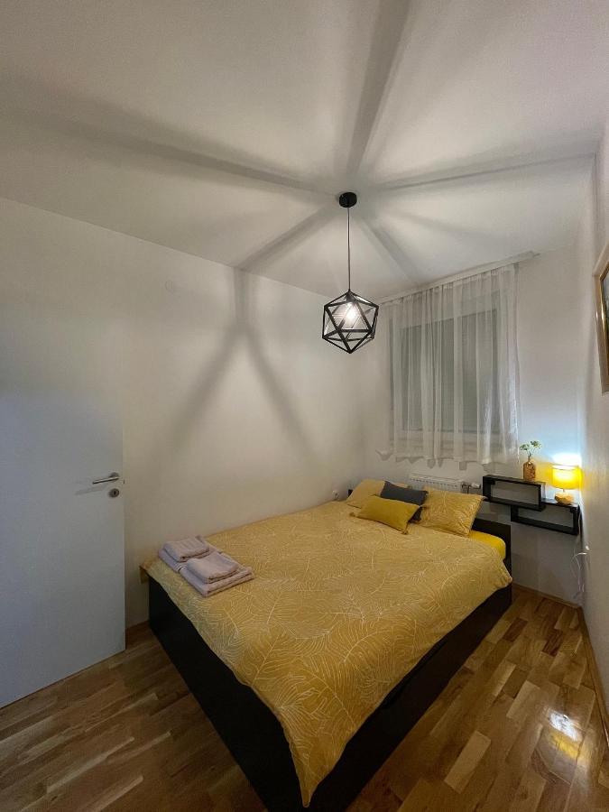 Ferienwohnung Yellow Ns Novi Sad Exterior foto